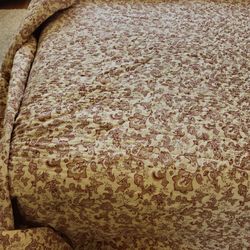 COMFORTER 88" X 88"