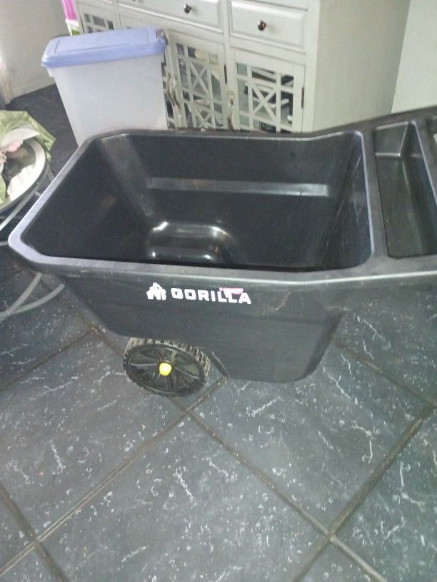 Gorilla Yard Cart