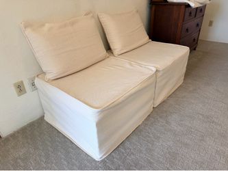 2 Foldout Ottomans