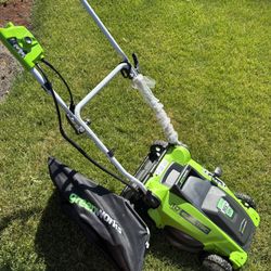 Green works 10am 16” Electric Walk Behind Push Lawnmower W/bag