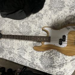 Electric Base Guitar 