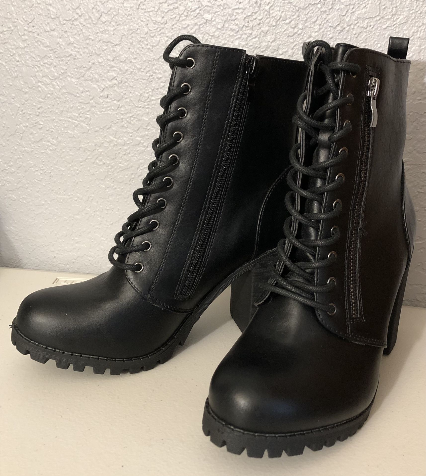 Women’s Black Boots New Size 8 1/2