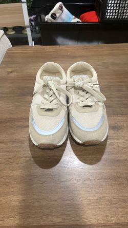 Women’s sneakers