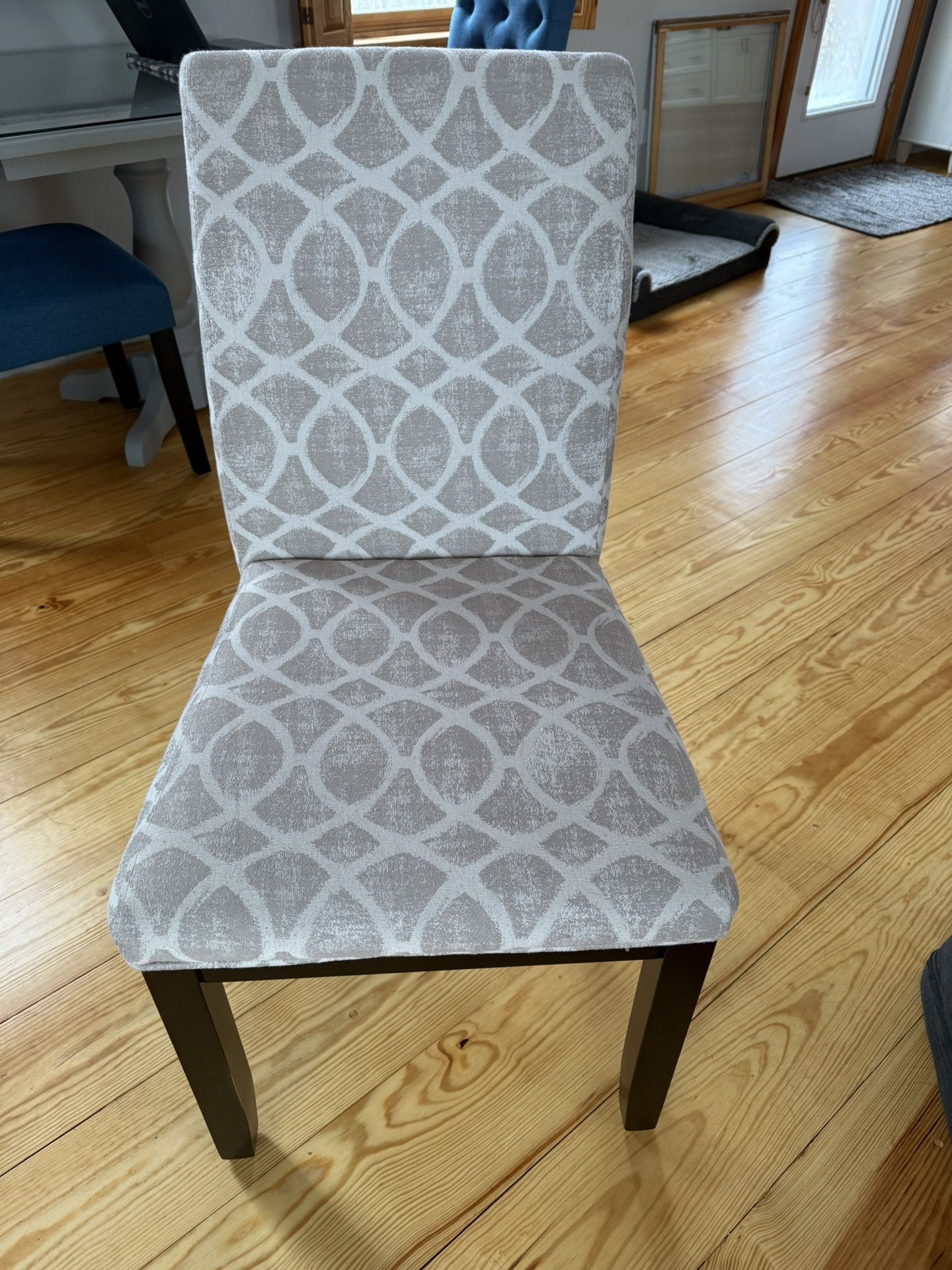 Patterned desk/accent chair