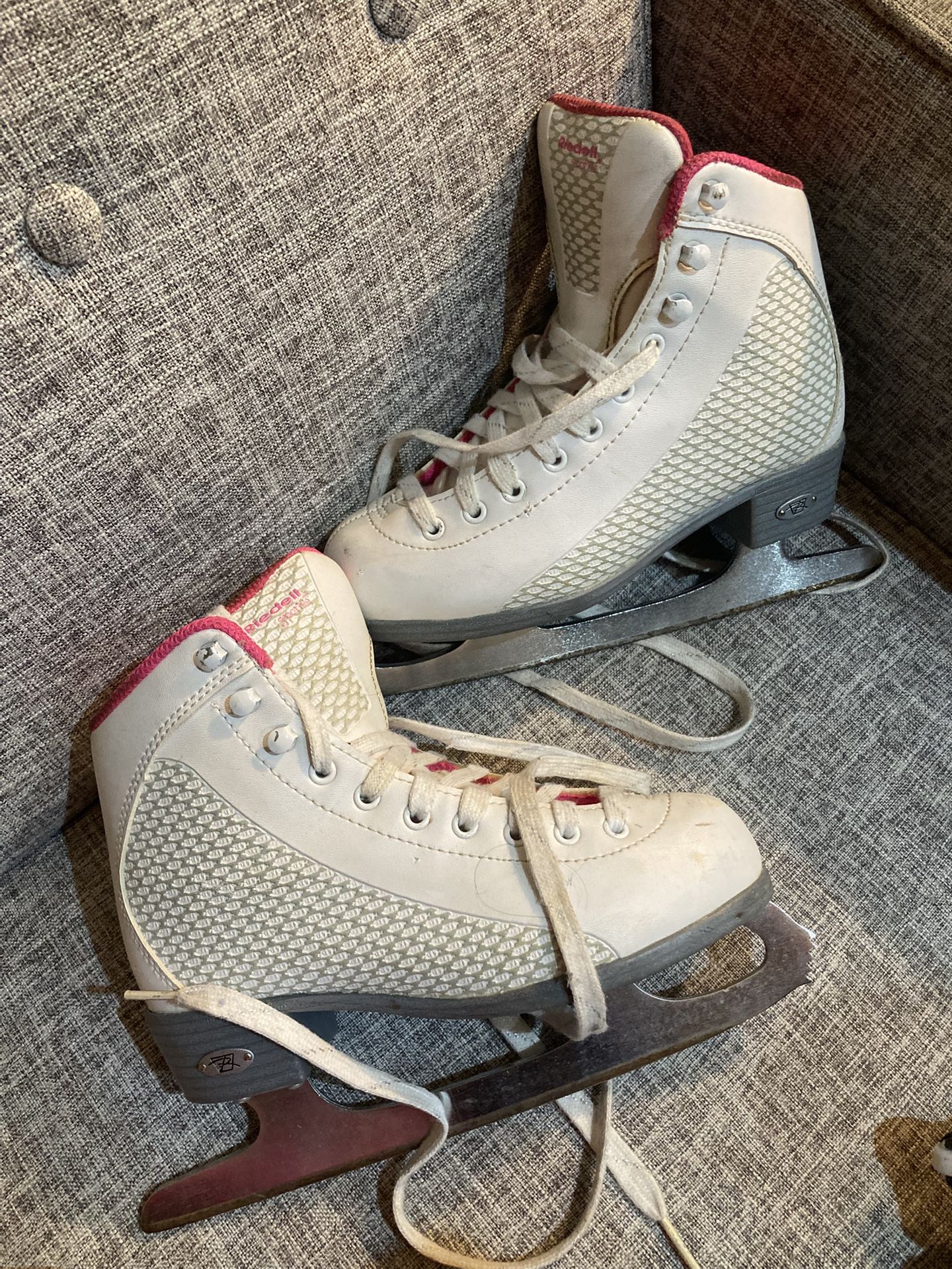Riedell Figure Skates Size 2
