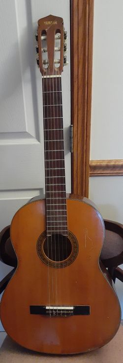 Vintage 1970s   YAMAHA  G120  Acoustic guitar  MADE IN JAPAN 