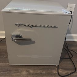 Frigidaire mini fridge