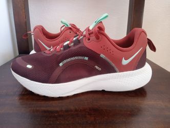 Like new Nike size 8.5 Women $30