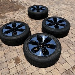 F150 Lighting Platinum 22” Wheels And Runs