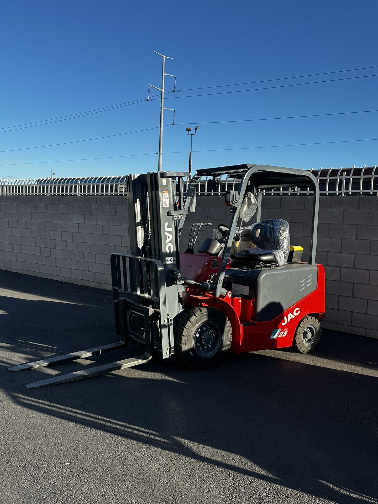 JAC Electric Forklift