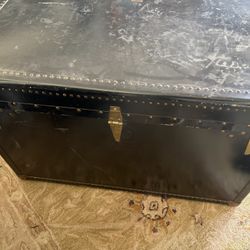 Vintage OSHKOSH Trunk