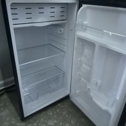 Sliver Mini refrigerator