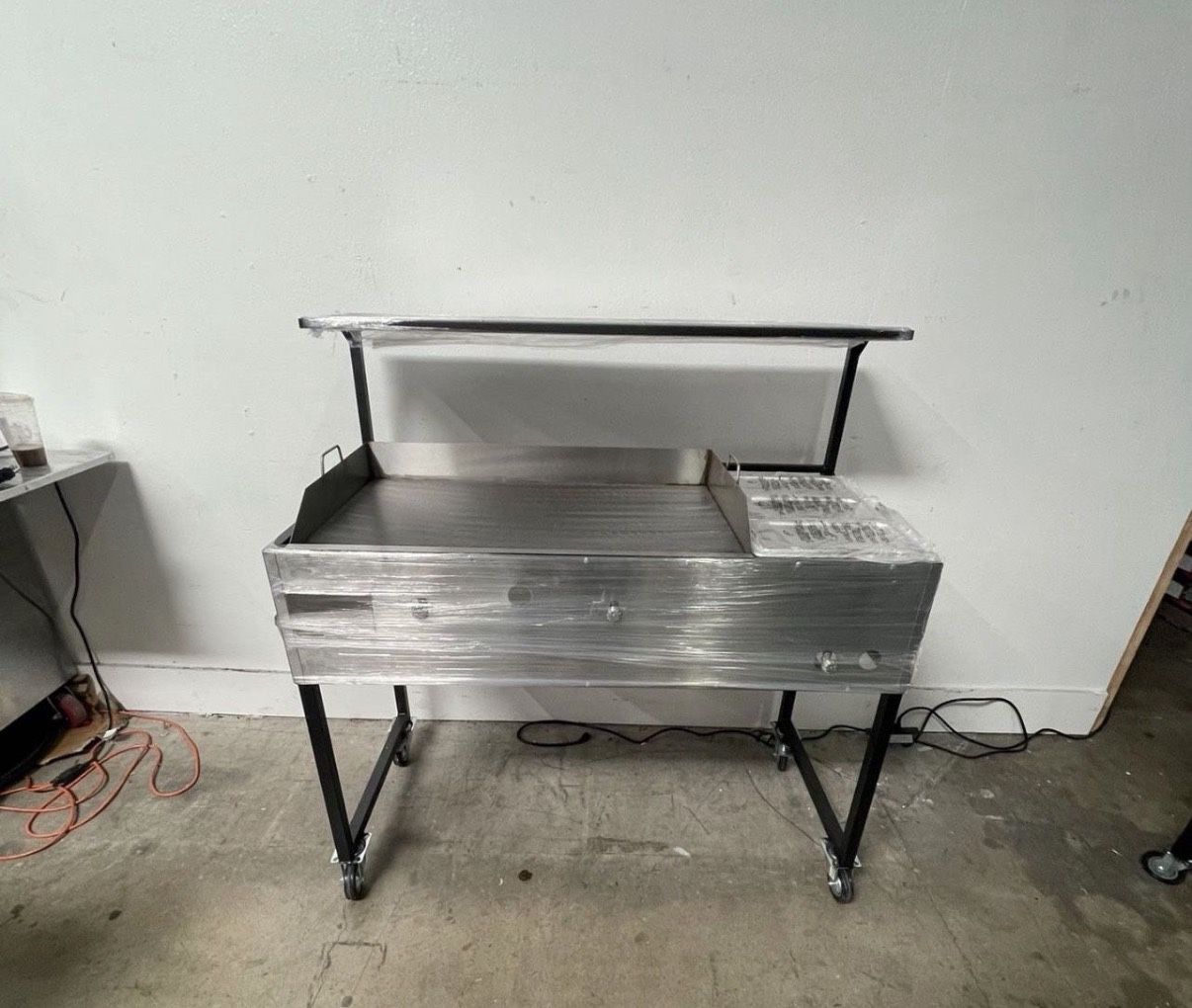 Plancha De 36” Con 3 Charolas Baño María Y Repisa | Incluye Manguera Con Regulador