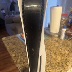 PlayStation 5 working great shape comes with cables and one controller 