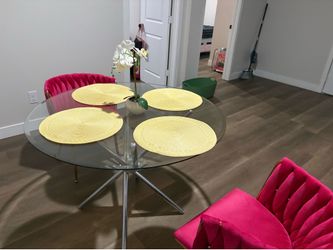 Table with chairs & matts