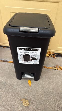 Trash bin