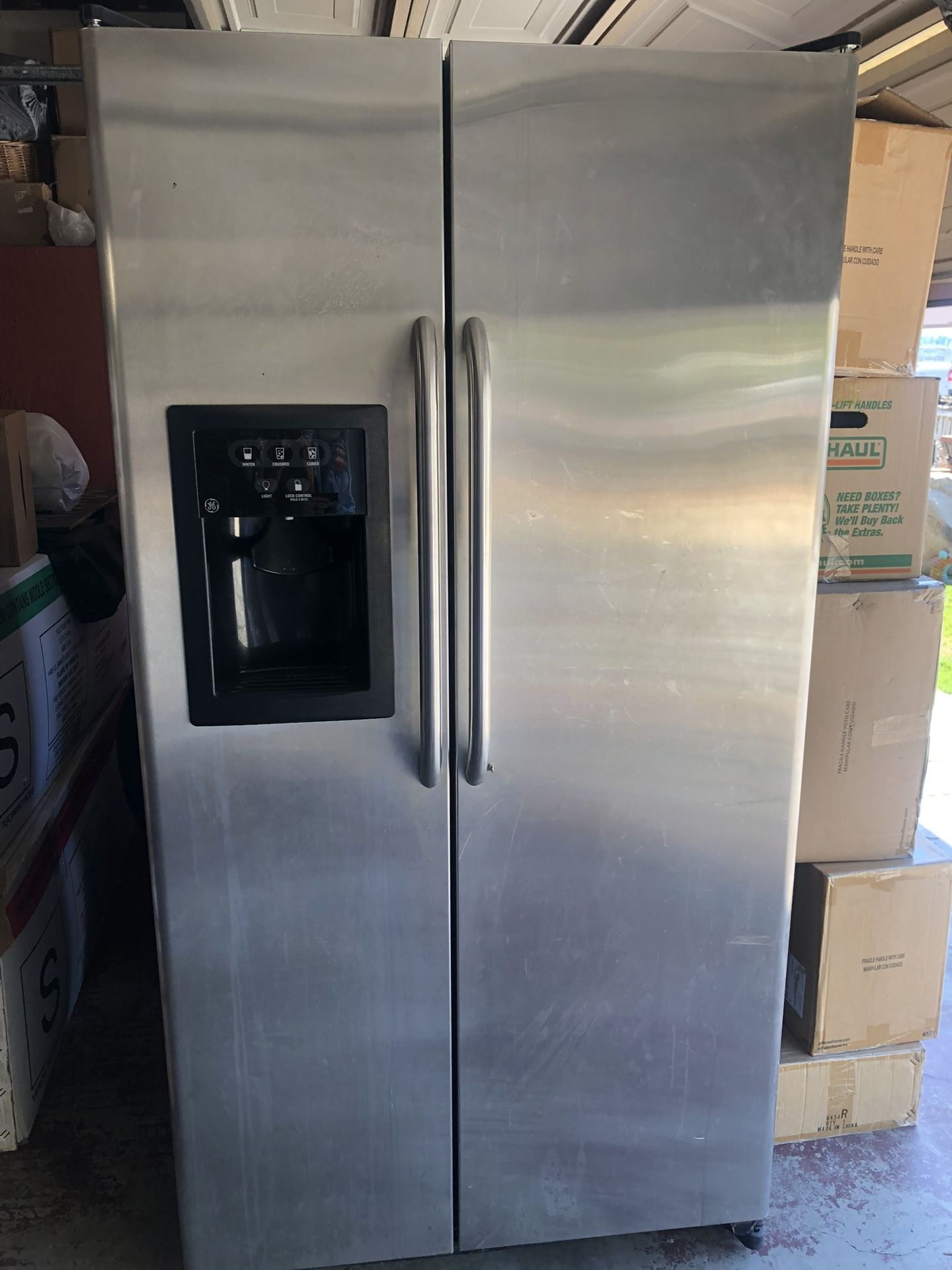 Refrigerator $350 Like New !!!! 