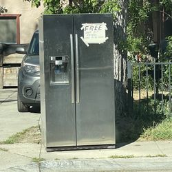$50 Samsung  Refrigerator !!!!!