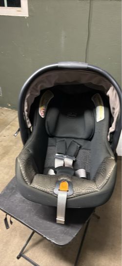 Chicco keyfit 35  car seat expires on 2029