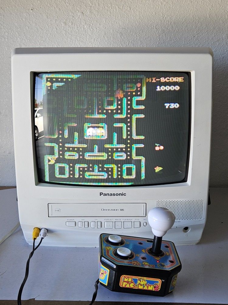 PANASONIC PVQ-1312W 13" TV/VCR Combo Retro Gaming