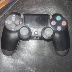 PS4 controller 