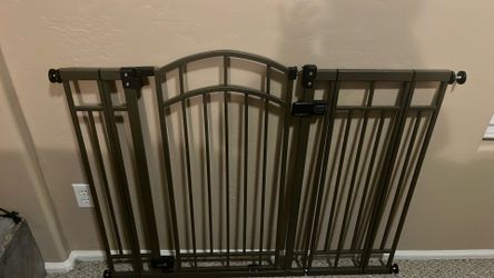 Gate