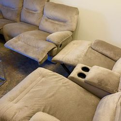 Recliner Couch With Cup holders 