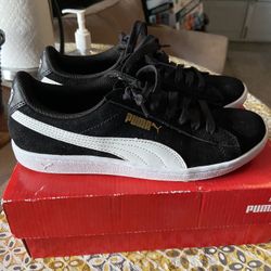 Puma Size 7 Ladies Vicky Suede 