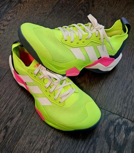 NEW Adidas Advanced Rapid Move 2 (W 9.5/M 7.5)