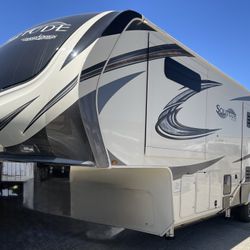 2021 Grand Design Solitude ST310GK