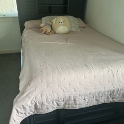 Full Bed With Bookshelf And Twin Bed Underneath (no mattresses Included)