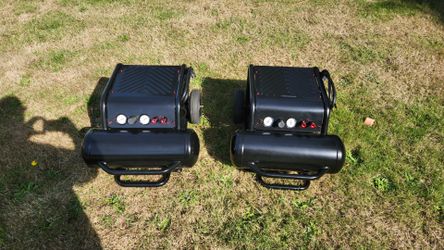 Dewalt d55146 air compressor, pair.. like new, will seperate