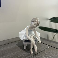 Lladro Limited Collection Figurine - Little Ballerina Girl