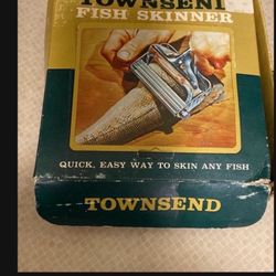 Vintage Townsend Fish Skinner