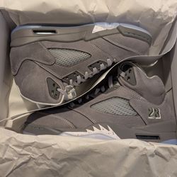 JORDAN Retro 5 (NEW) SIZE 8