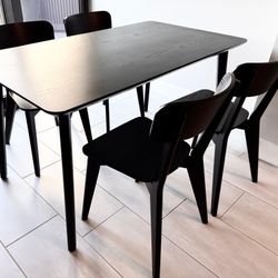 Beautiful Dining Table and Chairs
