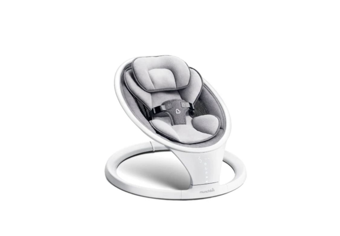Munchkin Infant Baby Swing,5 Ranges of Motion, White, Unisex Excellent//Like New Condition/Floor Model This Has Been Tested and Is Running Great, Miss