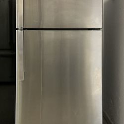 GE 19.2 cu. ft. Top Freezer Refrigerator w/ Reversible Door