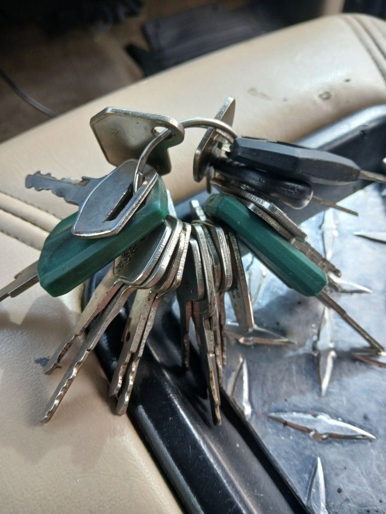 Operator tractor keys