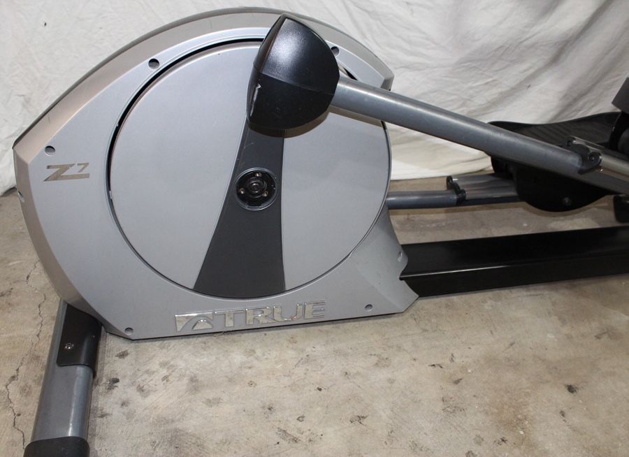 TRUE Z7 Elliptical Cross Trainer Commercial Grade Exercise Machine Gym
