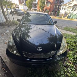 2005 Lexus ES 330 or a jeep  both are sold separately 