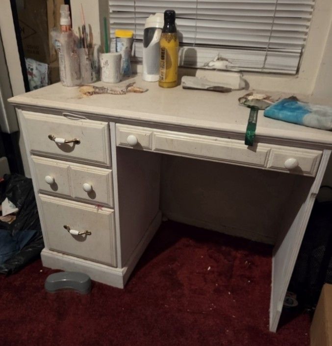 White Desk