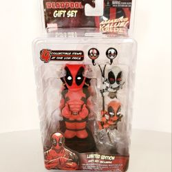 Marvel Deadpool Limited Edition 4 Pc Set (3 Figures & Earbuds) New/Sealed   Xmas 