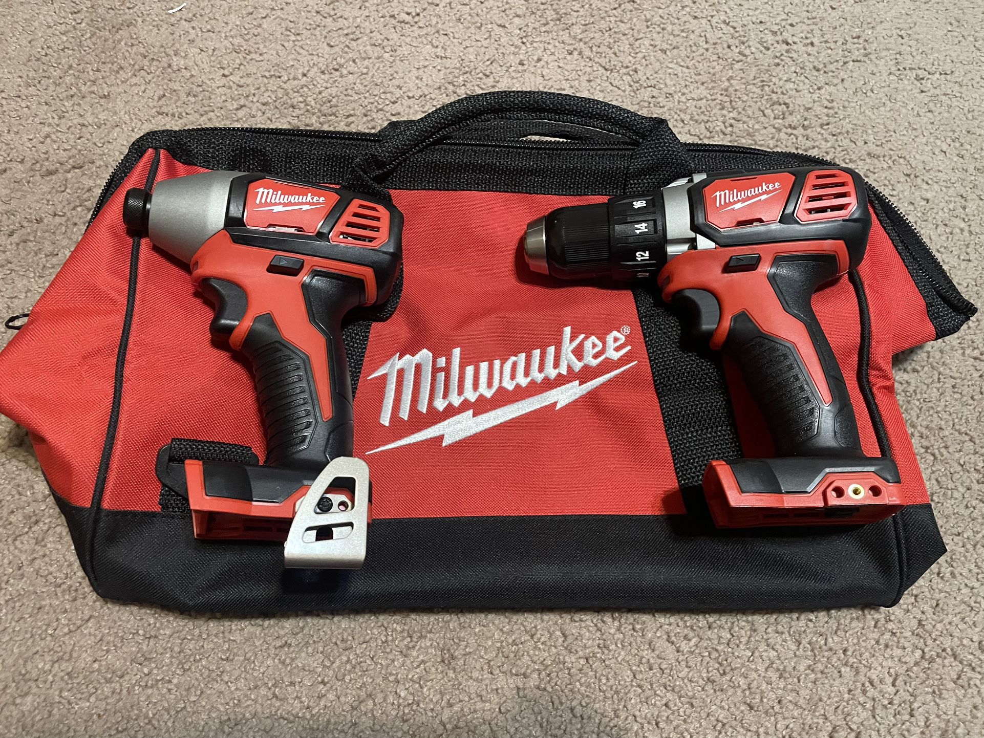 Milwaukee M18 Li-Ion Compact Cordless Power Tool Set, 1/2in. Drill/Driver & 1/4in. Hex Impact Driver and bag 