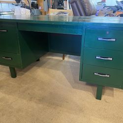 FREE Sturdy Wood Desk