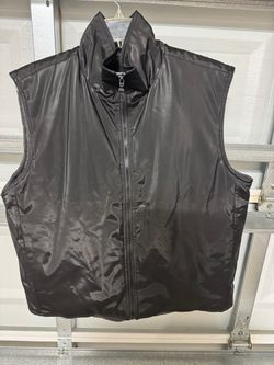 Black Zip-Up Puffer Vest size 1x