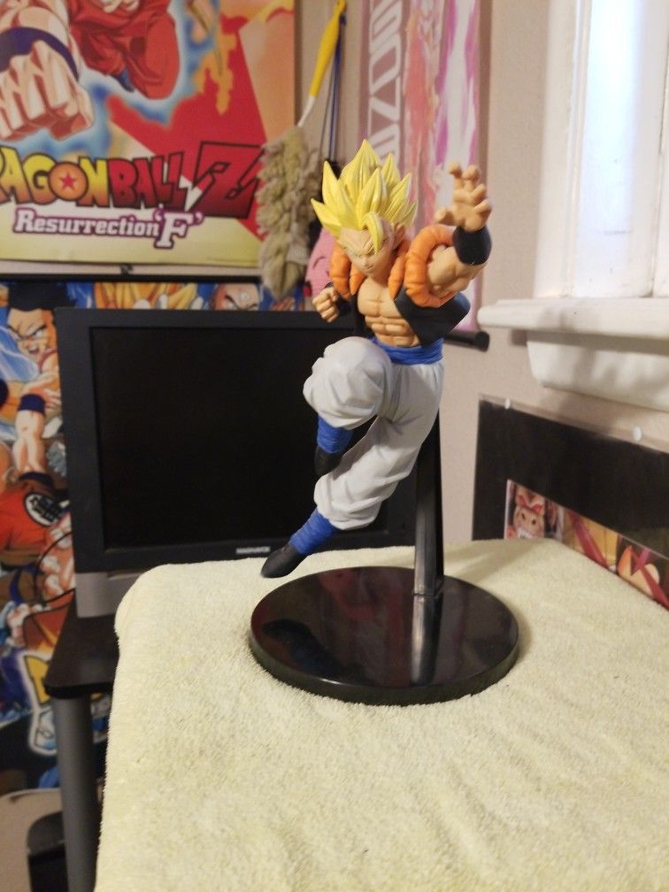 DBZ Gogeta Statue