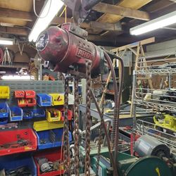 ARO  Pneumatic 1/2 Ton Chain Hoist