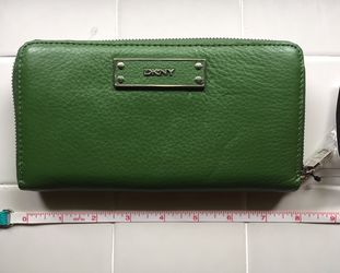 DKNY wallet