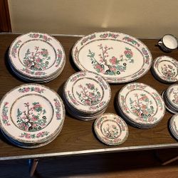 John Maddock & Sons Royal Vitreous England Dish Set